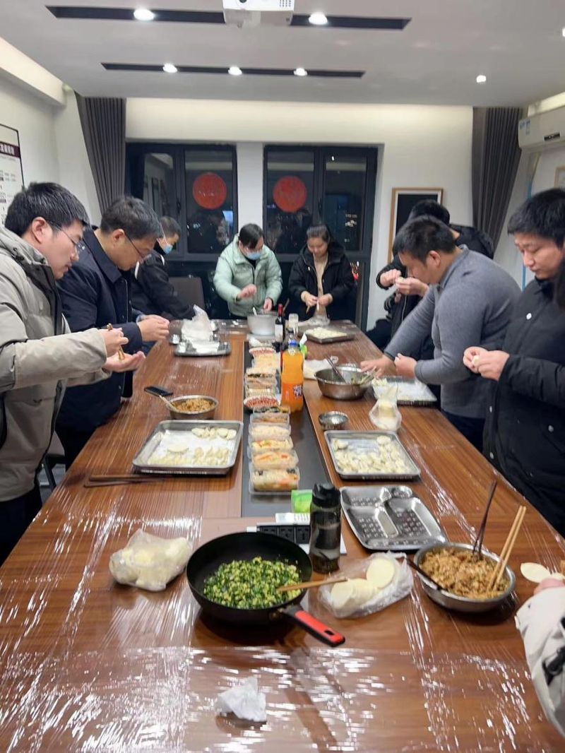 通達軟件公司組織開展“情暖冬至，餃香飄逸”冬至包餃子活動